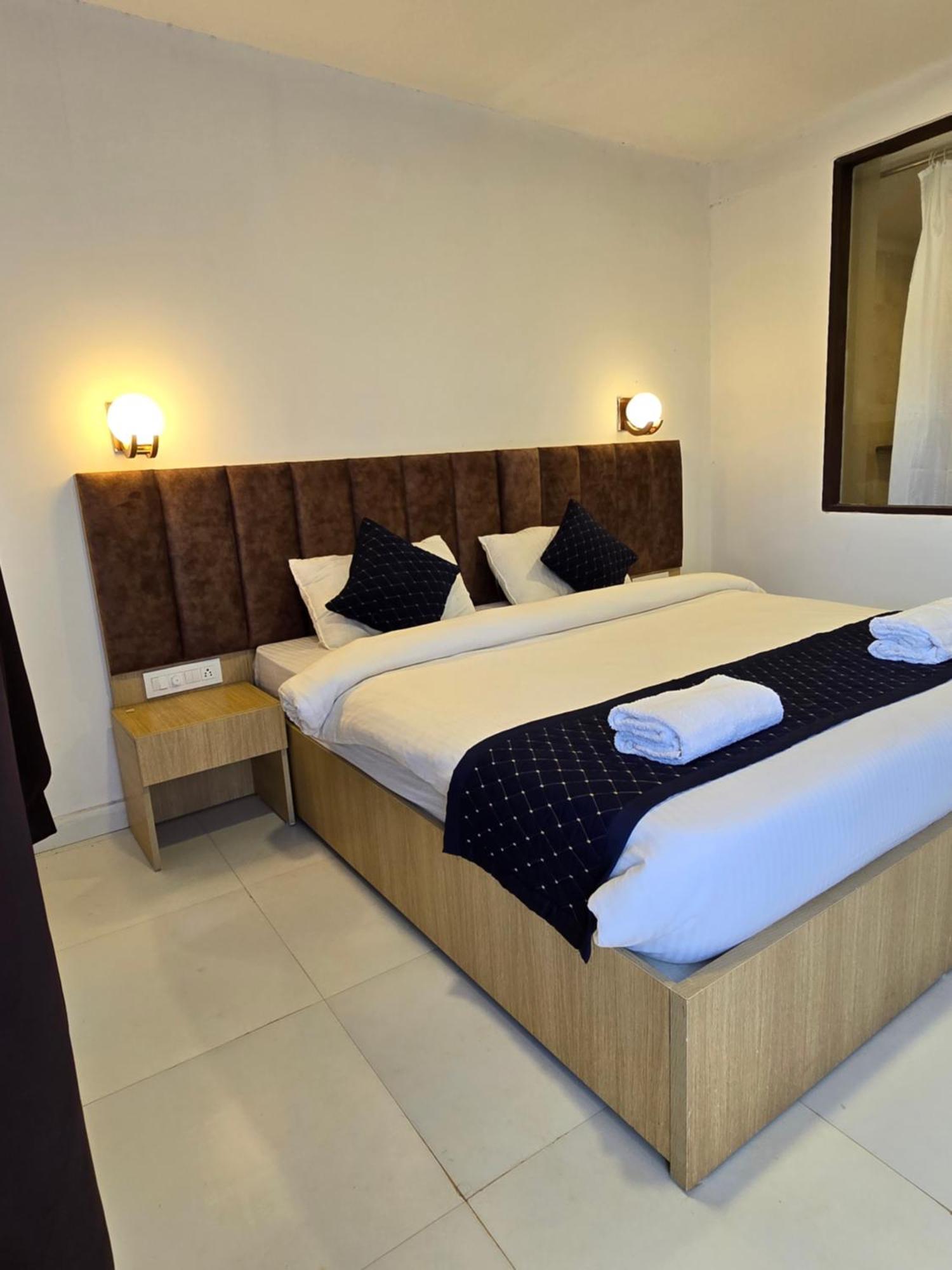 The What If Luxeria - Hostel Morjim