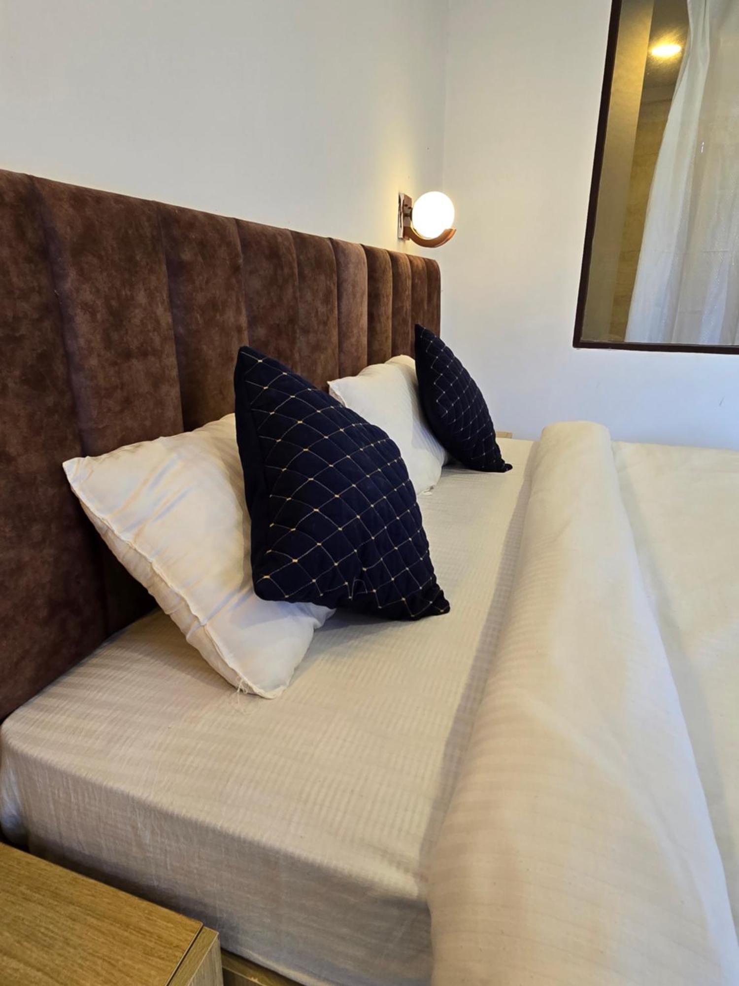 The What If Luxeria - Hostel *